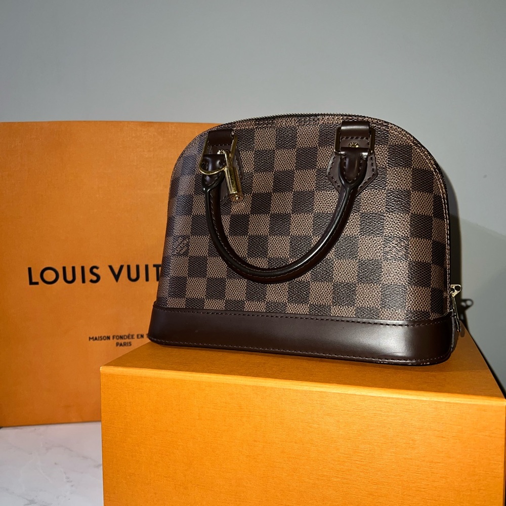 Louis Vuitton Alma BB !!SOLD ON MER*CARI!!